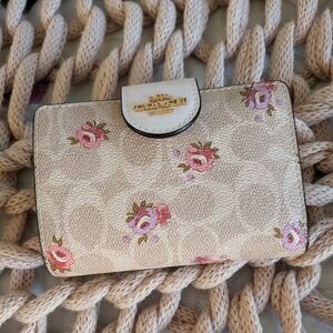 NWOT Coach Beige Floral Wallet